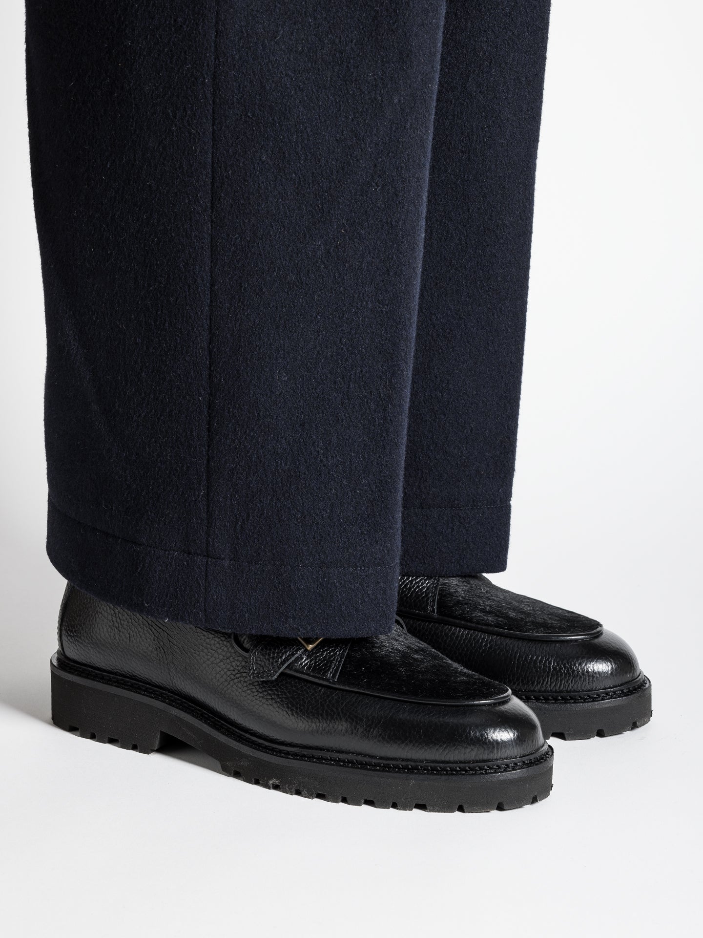 TOMMY LUG HAIRY CALF BLACK – Jacques Solovière Paris