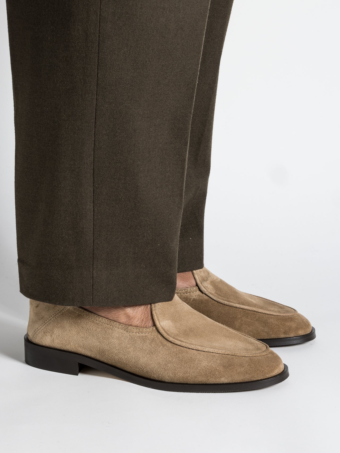 CHRIS EARTH SUEDE – Jacques Solovière Paris