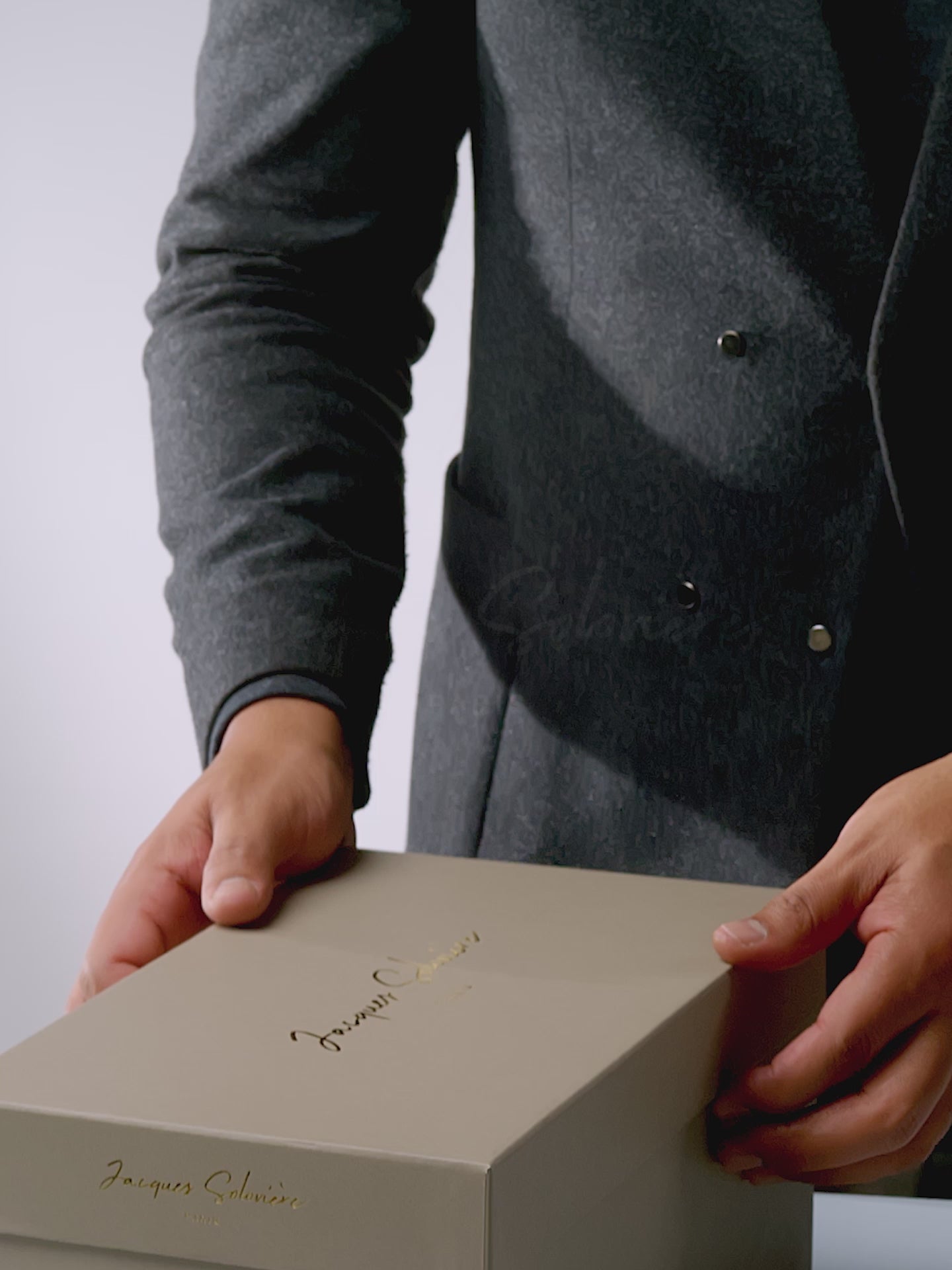 OLIVIER BLACK GRAINED