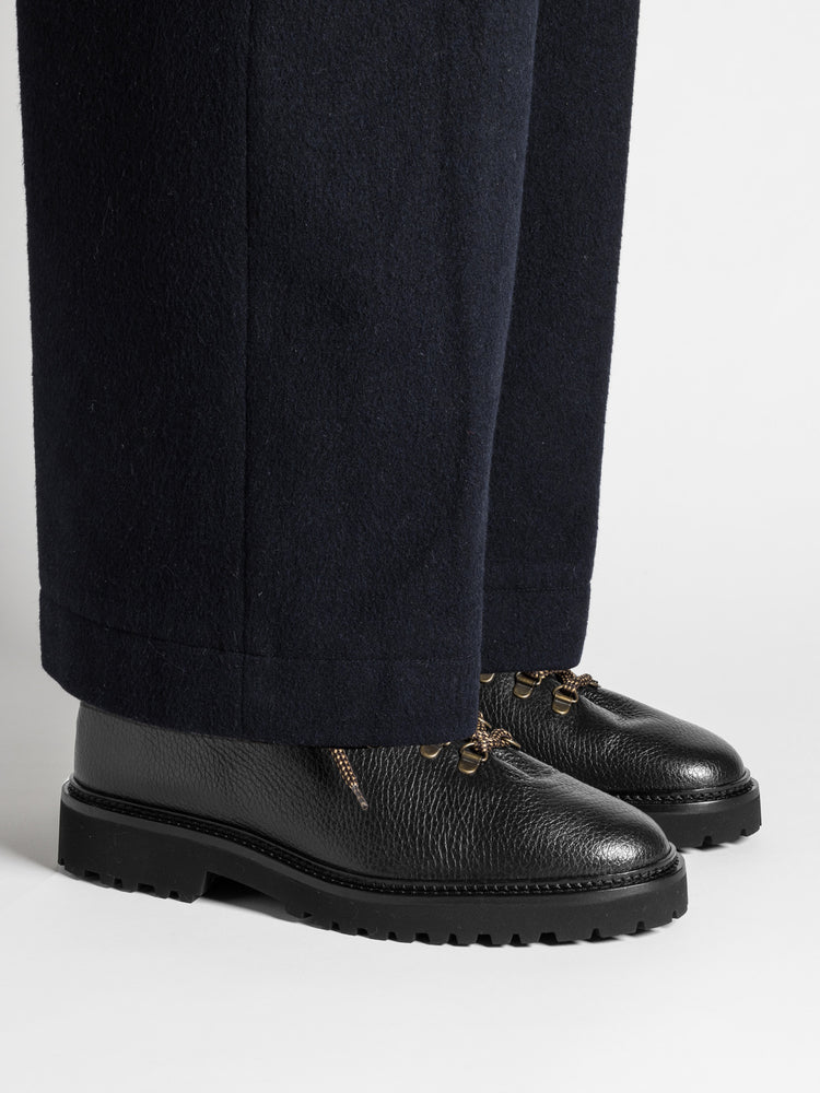 
                  
                    Load image into Gallery viewer, RASMUS LUG BLACK
                  
                